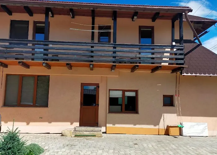 Casa Luna Gura Humorului